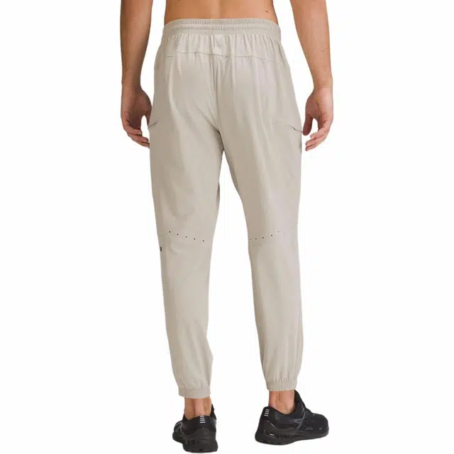 lululemon License to Train SS22 Logo