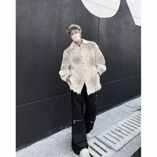 雅鹿 美式高街字母印花简约基础款纽扣宽松翻领街头嘻哈防风舒适大码破坏毛边设计款无性别主义夹克外套 男女同款