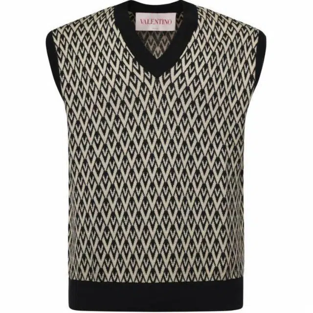 Valentino SS25 V