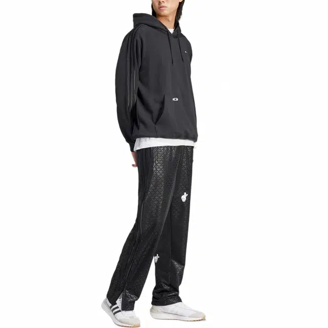 adidas originals x Mickey Mouse Appliqu Hoodie