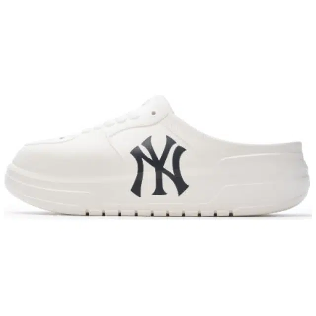 MLB Yankees White Slides