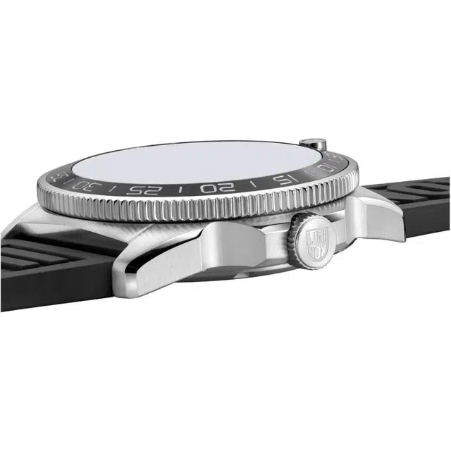 LUMINOX 200 42mm