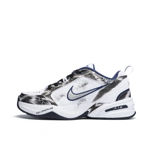 Nike Air Monarch 4