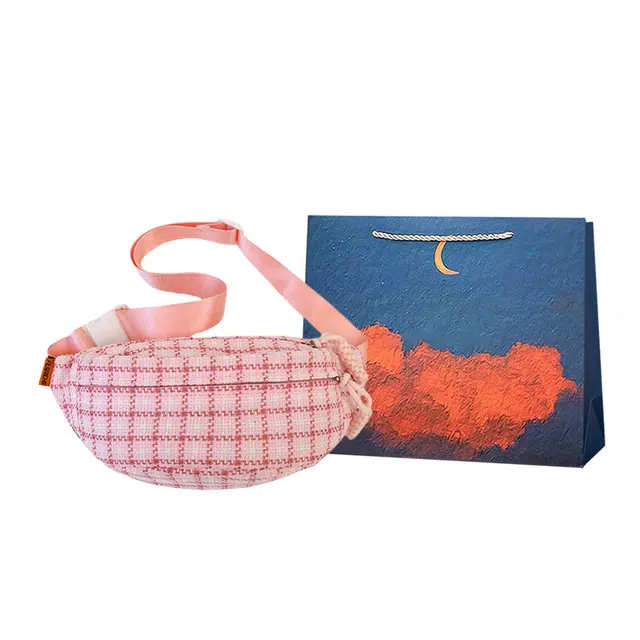 爱尔绅特 格子轻便日系可爱清新简约百搭森系少女 针织 斜挎包 女款 多色