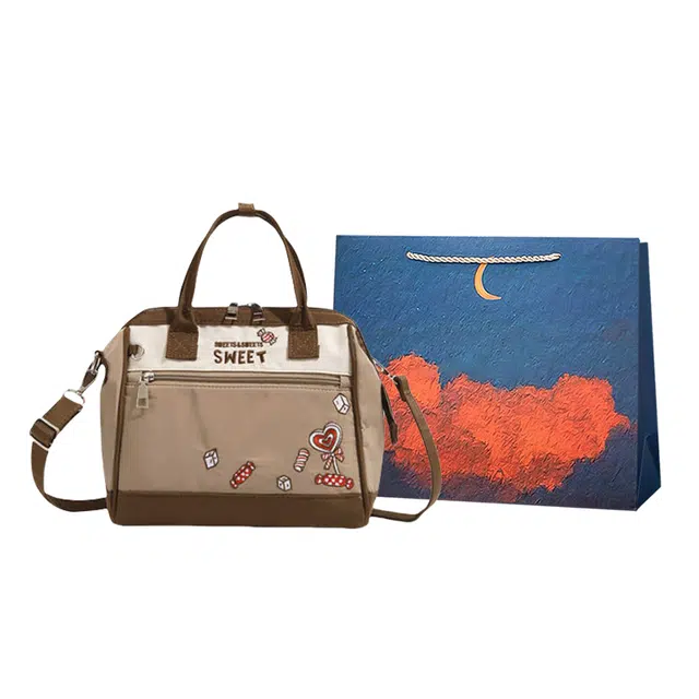 爱尔绅特 小众设计刺绣文艺 牛津布 斜挎包 女款 咖色