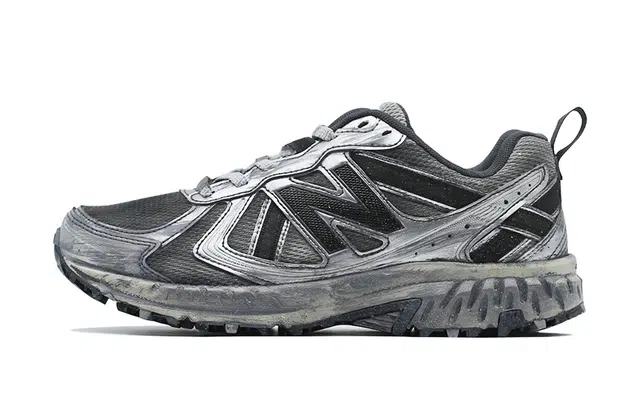 New Balance 410 Silver Black