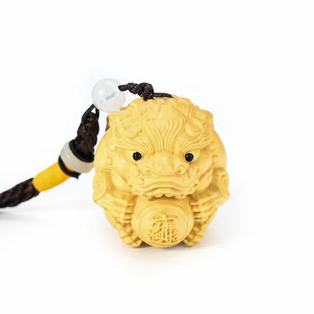 天纵 【财运亨通】新中式国潮吸金瑞兽文玩吉祥物挂饰  本命年有求必应 招财进宝貔貅木雕文玩工艺品 黄杨木 手把件 男女同款情侣款