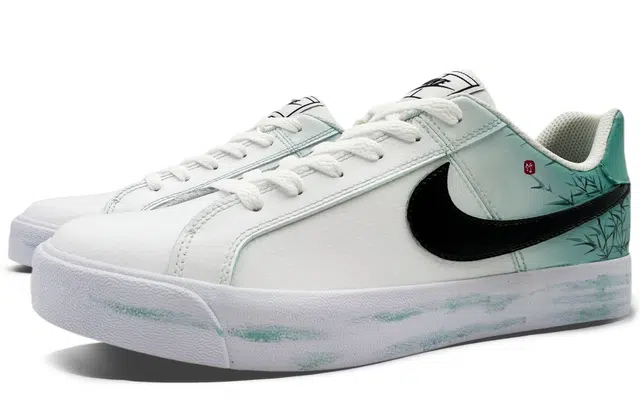 Nike Court Royale 2