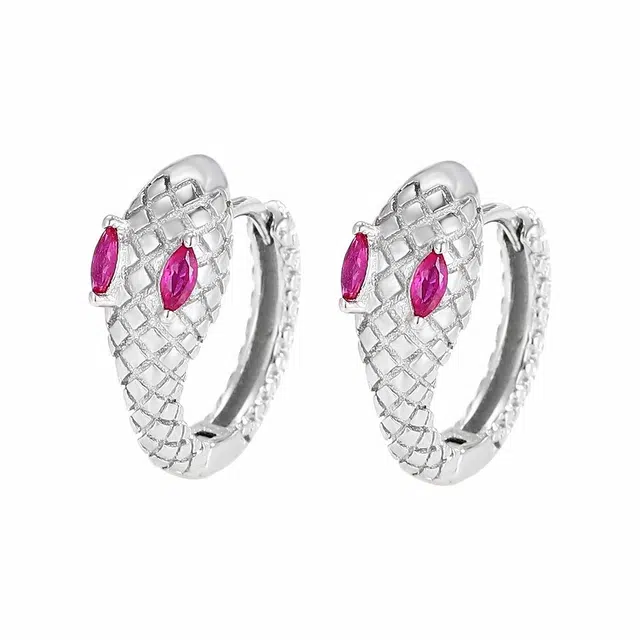 前方大荒野 粉锆灵蛇耳扣蛇年栩栩如生时尚小众设计新中式潮流日常通勤休闲百搭精致小巧时髦独特 锆石 耳环 女款