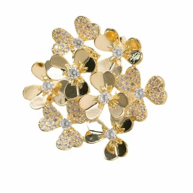 山一丸 复古三叶草花环波西米亚原创设计外套 铜 胸针 女款