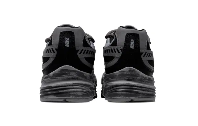 Nike Initiator