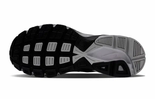 Nike Initiator