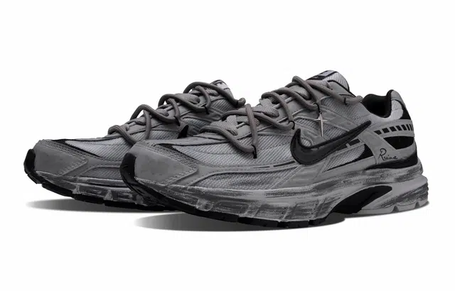 Nike Initiator