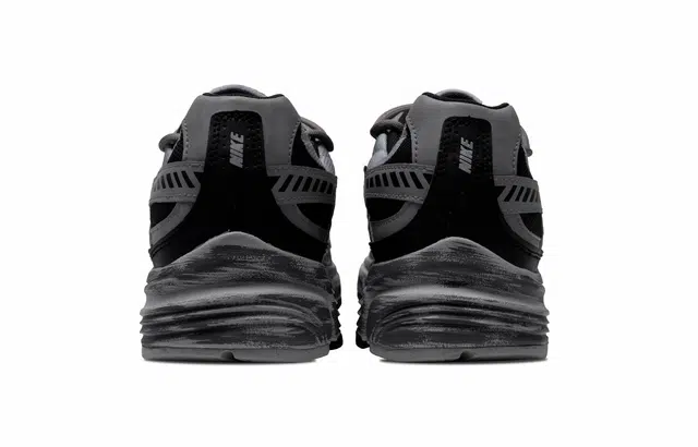 Nike Initiator
