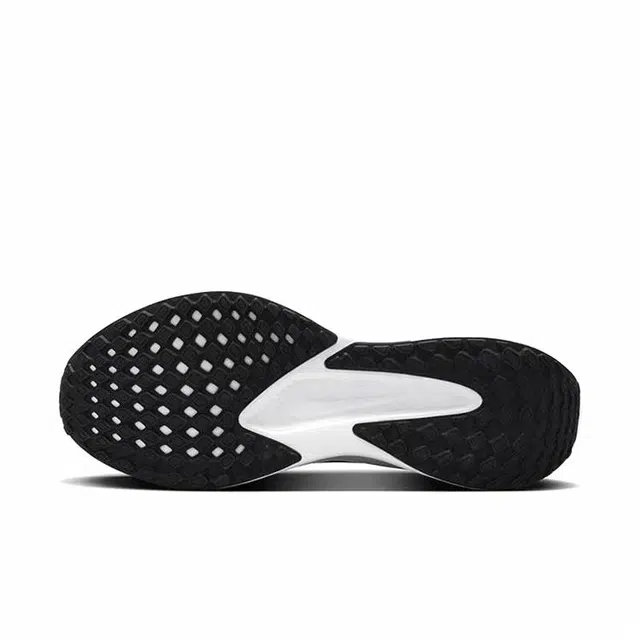 Nike Quest 6