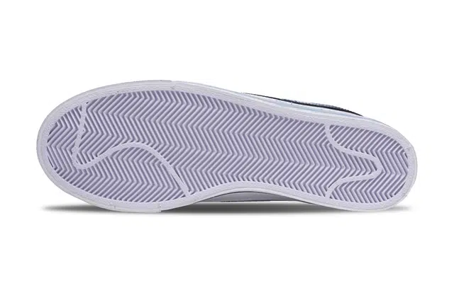 Nike Court Legacy