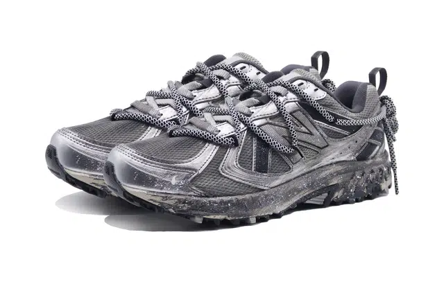 New Balance 410 Silver Black