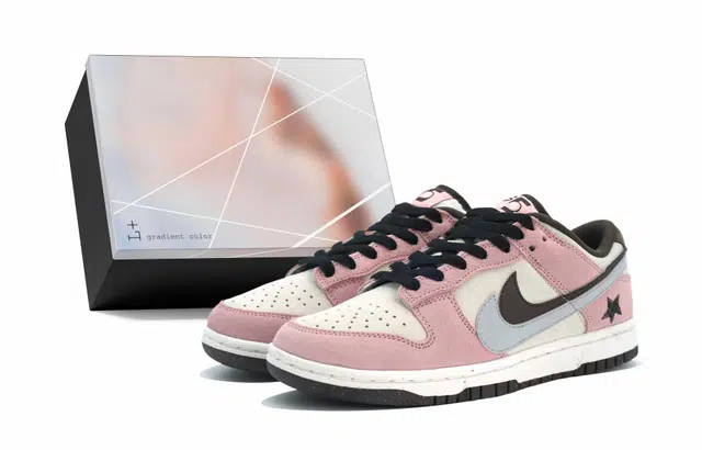 Nike Dunk Low Double Swoosh