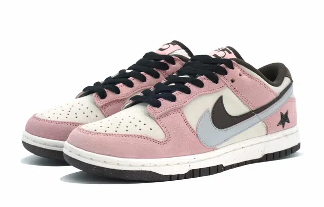 Nike Dunk Low Double Swoosh