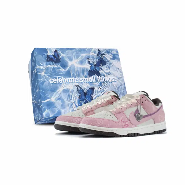 Nike Dunk LowDouble Swoosh