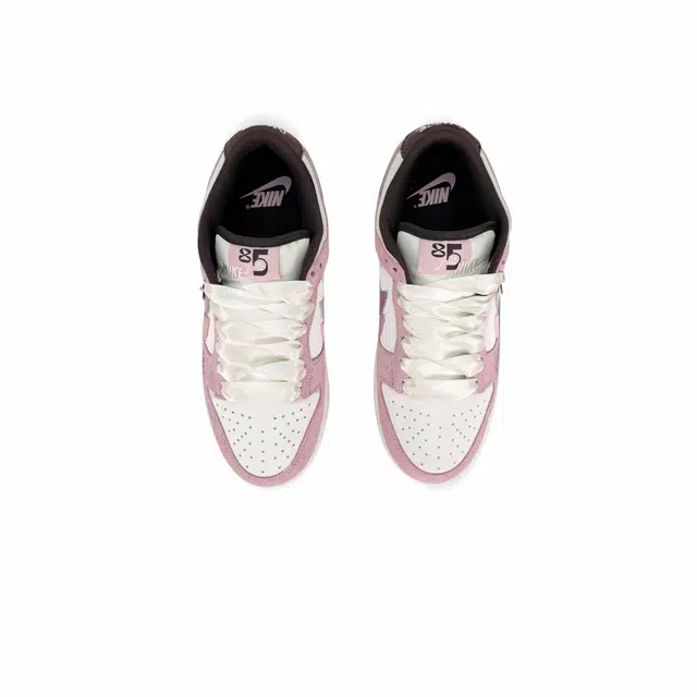 Nike Dunk LowDouble Swoosh