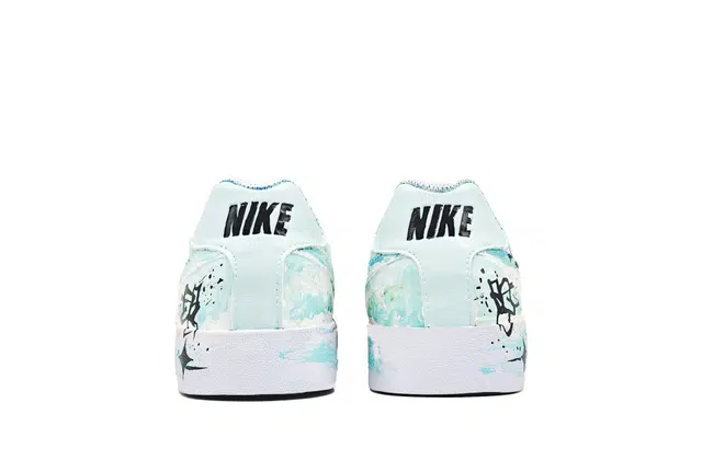 Nike Court Royale 2
