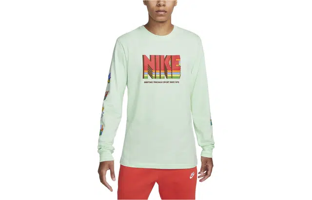 Nike Sportswear LogoT