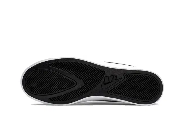 Nike Court Royale 2