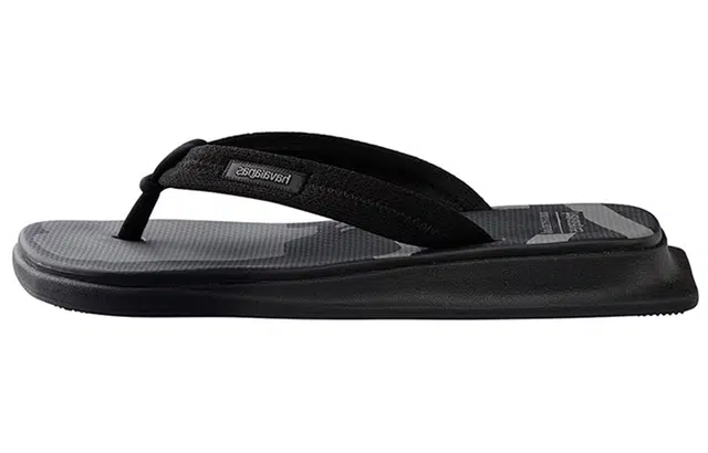 Havaianas x Mastermind Japan Zori Sandals
