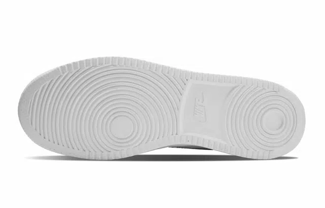 Nike EBERNON