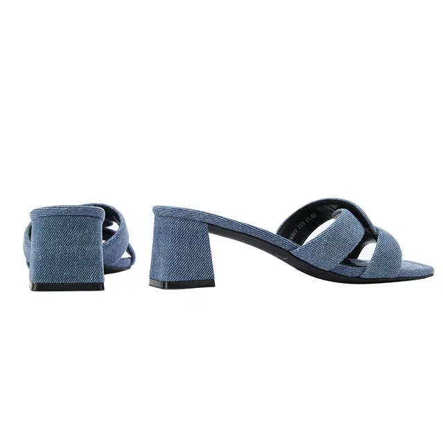 TOOMANYSHOES