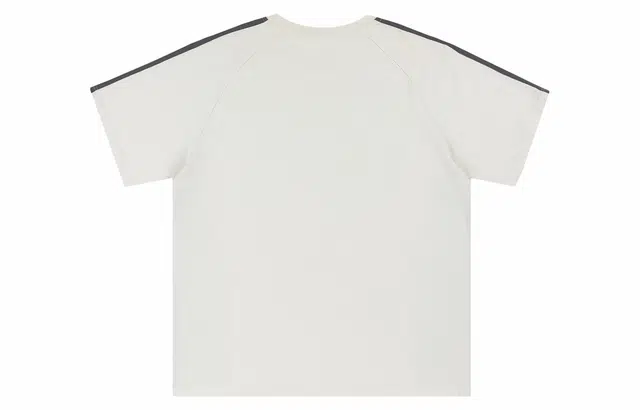 URBAN AUTHENTIC T