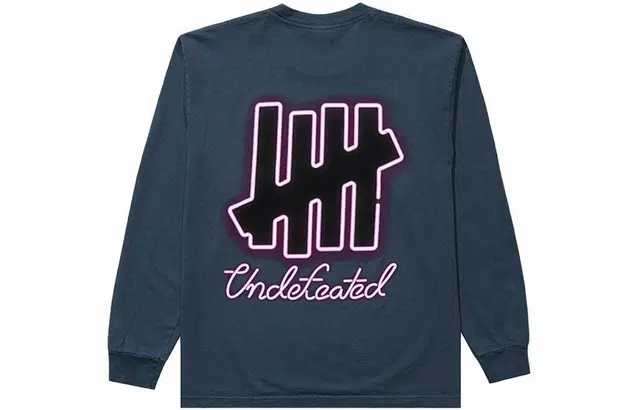 UNDEFEATED LogoT