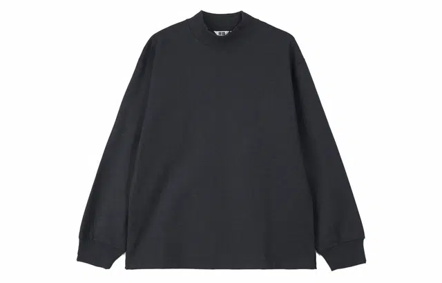 UNIQLO FW23 U T