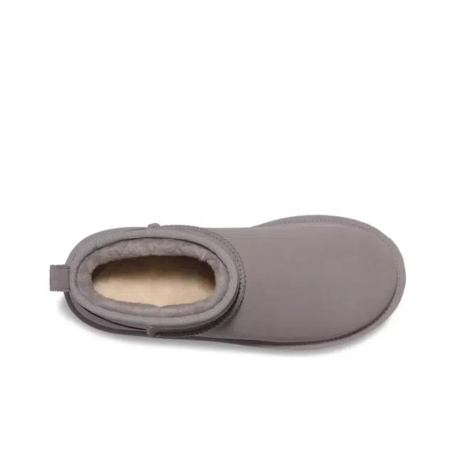 UGG