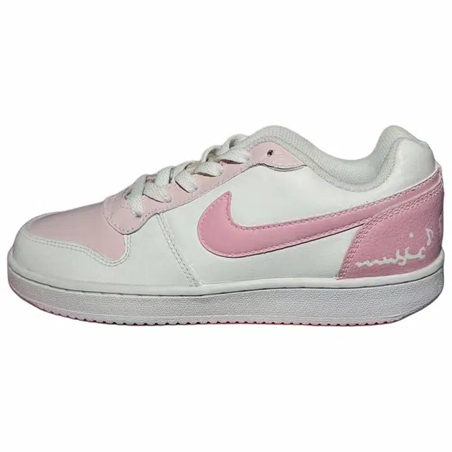 Nike EBERNON