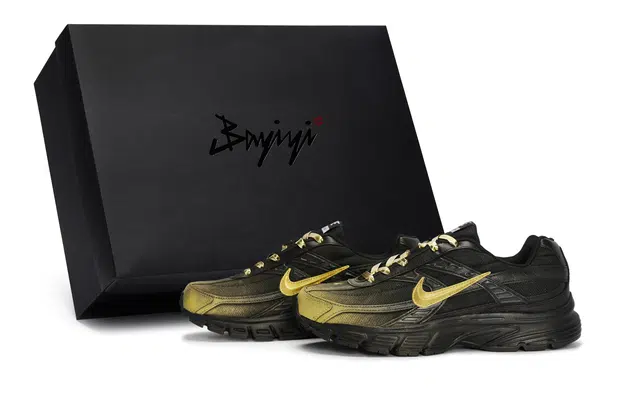 Nike Initiator Black Gold