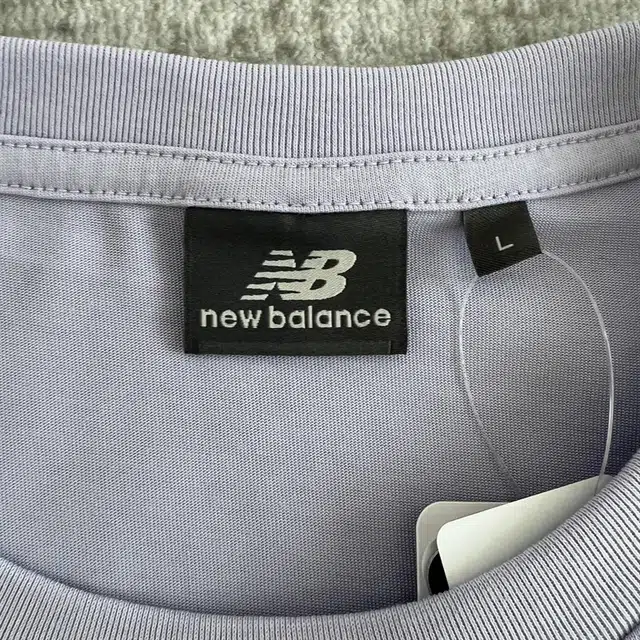 New Balance logoT