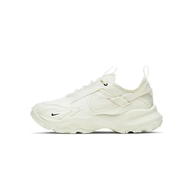 Nike TC 7900