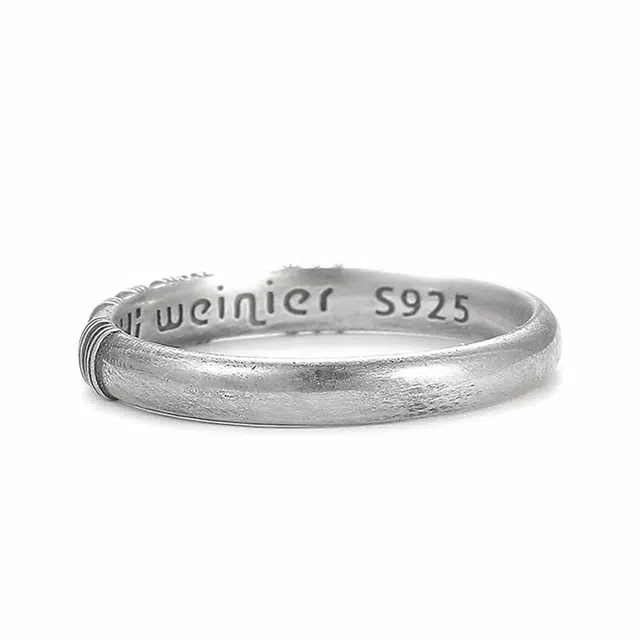 S925