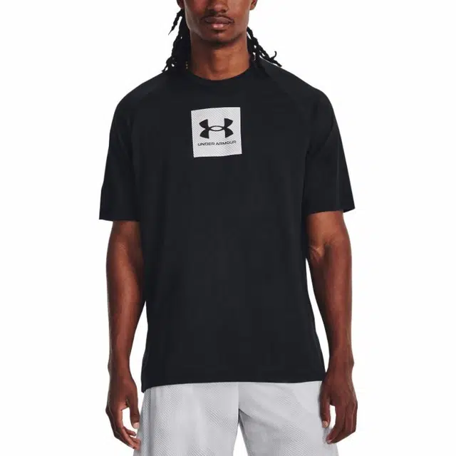 Under Armour T