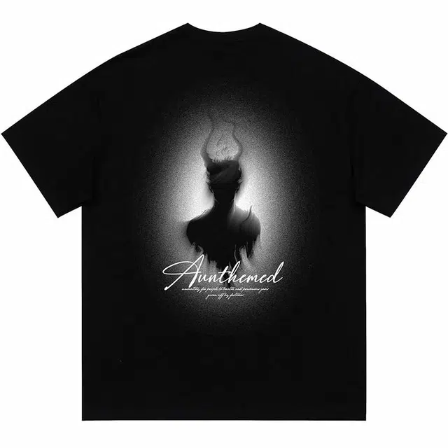 UNthemed T