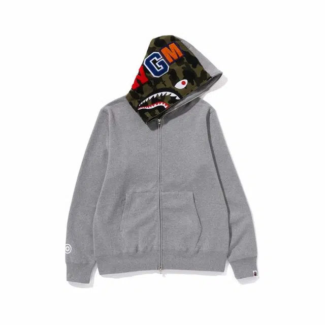 A BATHING APE Shark Hoodie