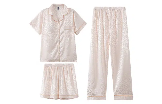 夏芬妍 简约休闲高级感豹纹冰丝翻领带胸垫家居服舒适亲肤宽松短袖三件套可外穿睡衣套装 女款 杏色