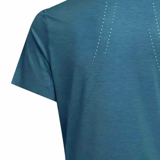 Under Armour T