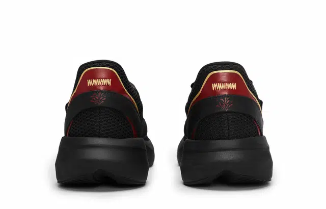 adidas LIGHTBLAZE 811 CNY