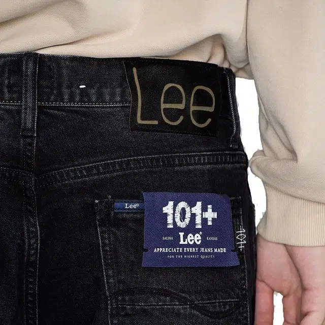Lee FW22 731