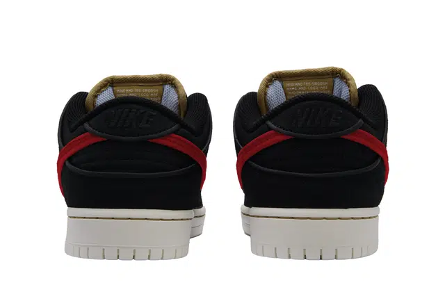 Nike Dunk SB "Red Hole 3.0"