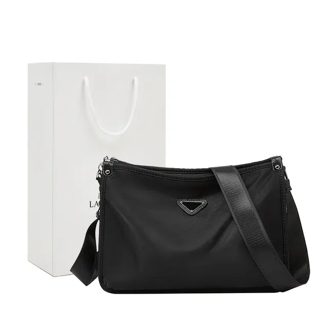 老人头 休闲潮流简约轻便通勤外出单肩包 织物 斜挎包 常规 女款 黑色