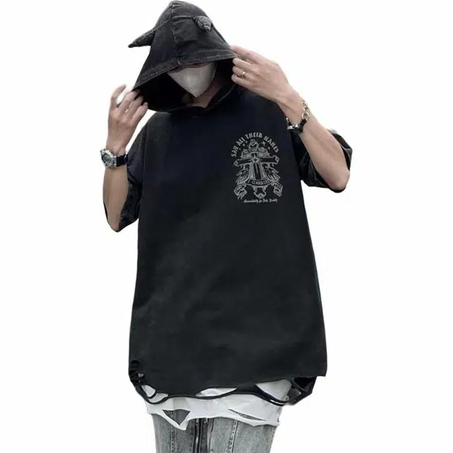 YEARNED logoT